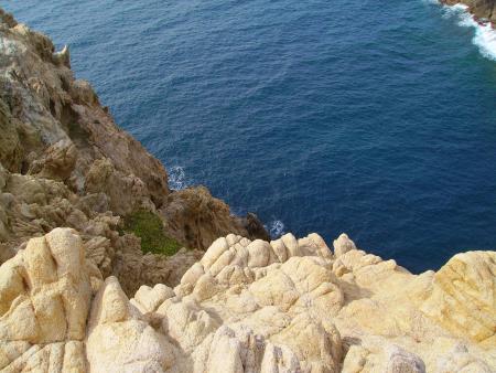 au bord de la falaise